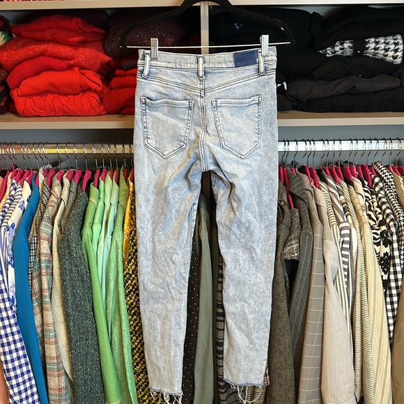 Express blur raw hem distresses cropped skinny mid rise jeans size 2 - Picture 4 of 4